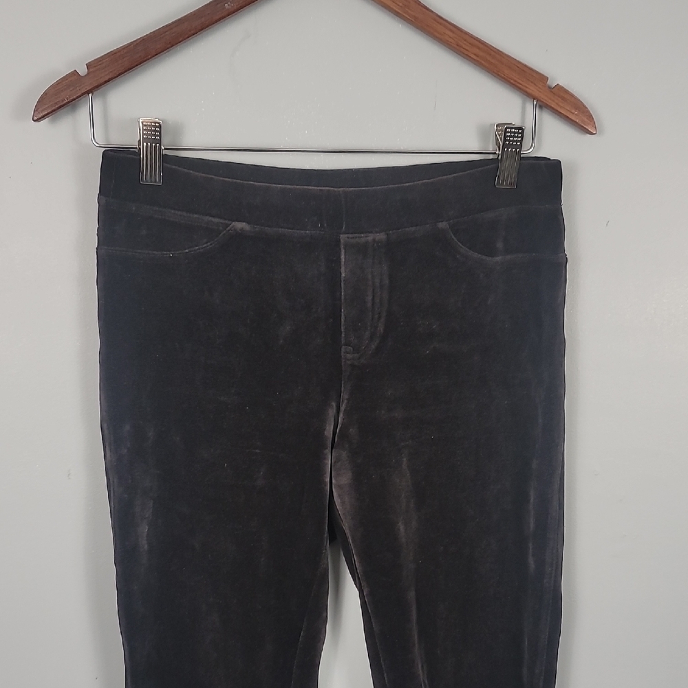 HUE Black Velour Jeggings with Sleek Fit and Comfort